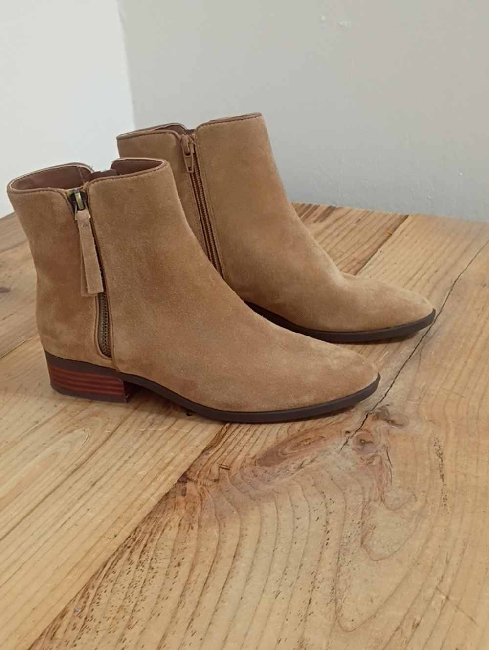 Naturalizer Robyn Golden Caramel Suede Ankle Boots Size 7M